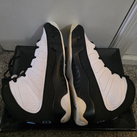 Nike Air Jordan 9 Retro Sneakers - Picture 8 of 8